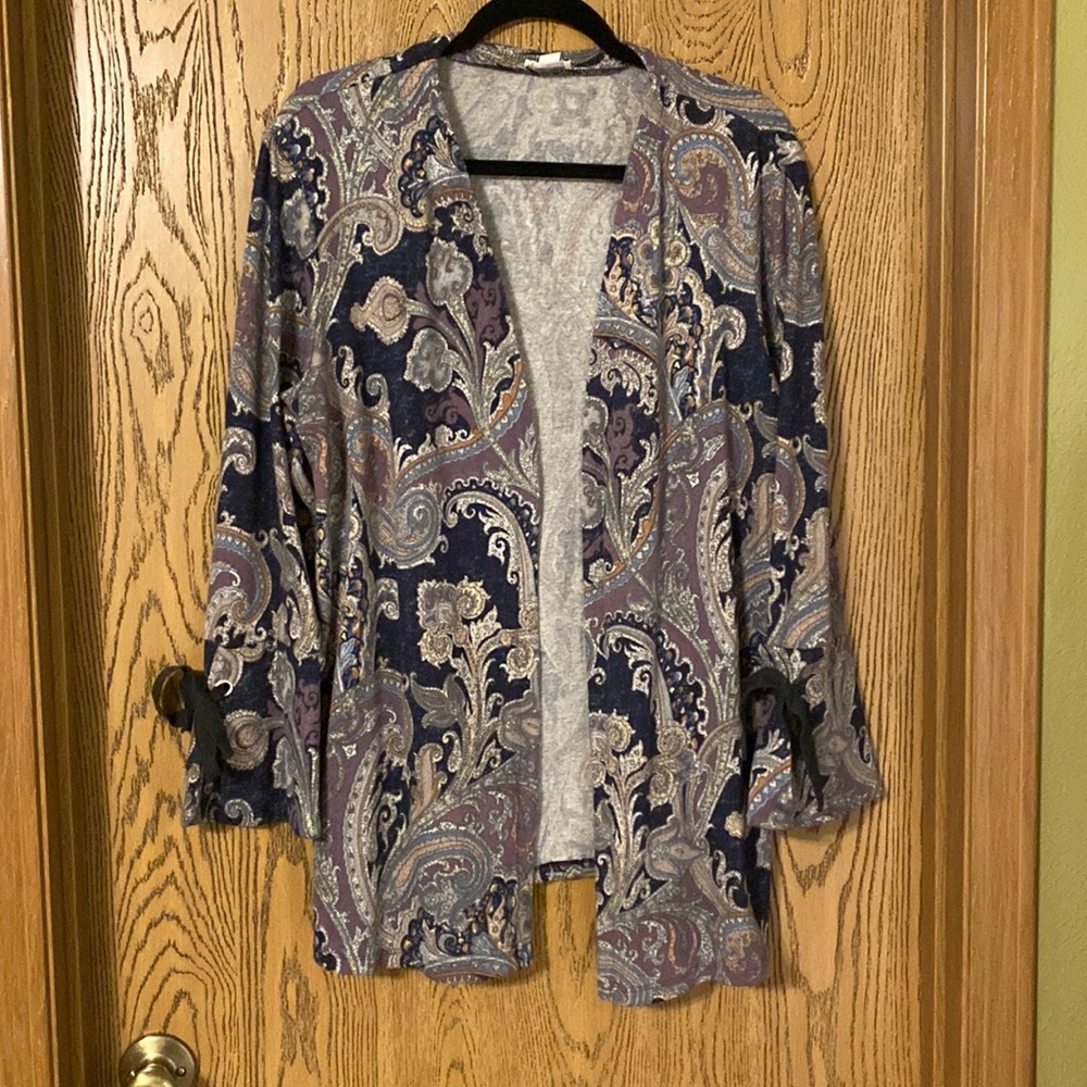 Woman’s paisley cardigan with bell sleeves
